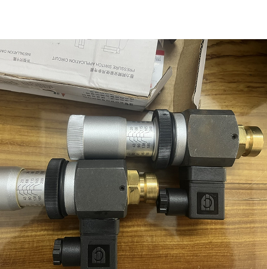 Công tắc áp suất thủy lực